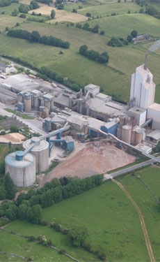Aggregate Industries removes gas duct sections at Cauldon cement plant