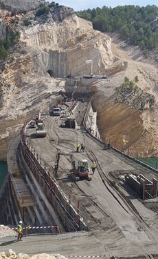 Cemex supplies cement for Santolea Canyon dam project