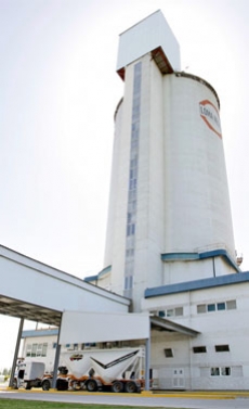 Loma Negra reduces staff at Barker cement plant