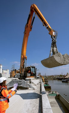 Cemex France inaugurates new Genevilliers multi-service centre