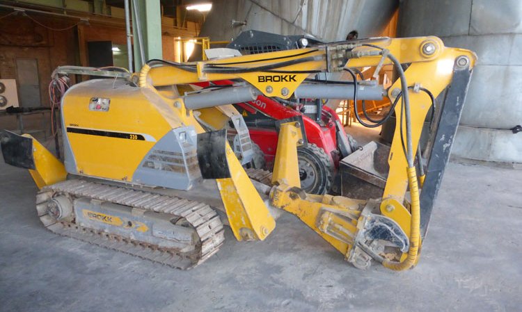 A Brokk 330 remote-controlled demolition robot is used to de-brick the kiln during shutdowns.