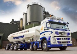 Simon Gibson has been contracted to help Aggregate Industries with bulk cement haulage from its import terminals.