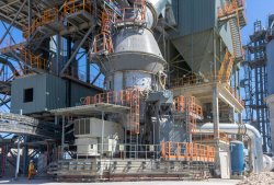 Figure 3: The naturally narrow PSDs produced by VRMs make them well suited for grinding raw feed.