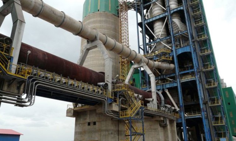 Saman Cement's Polysius kiln and pre-heater tower in western Iran. The producer is one of Iran's many 'one plant' producers. Source: Saman Cement website.