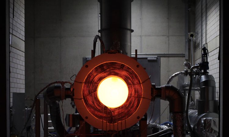 A 250kW solar receiver developed by Synhelion has recently achieved gas temperatures in excess of 1550°C, opening up the prospect of cement production with an ‘invisible flame.’