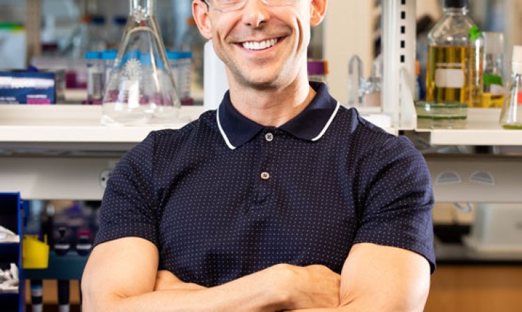 Prof Wil Srubar III is an Associate Professor of Civil, Environmental and Architectural Engineering at the University of Colorado Boulder, where he leads the Living Materials Laboratory. He has a PhD in Civil and Environmental Engineering from Stanford University.